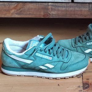 Reebok Classic Suede Leather Sneaker size 8